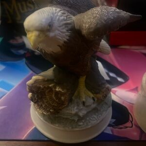 Americana "Birds in Flight" Collection Bald Eagle Figurine Royal Heritage